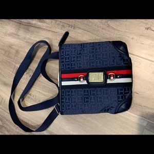 Woman’s Tommy Hilfiger Cross Body purse